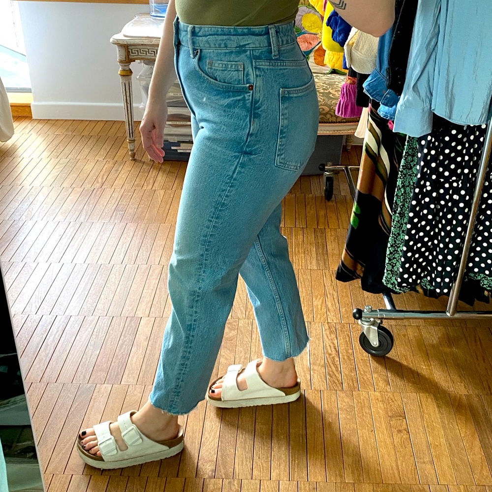 ZARA CROPPED MOM JEANS